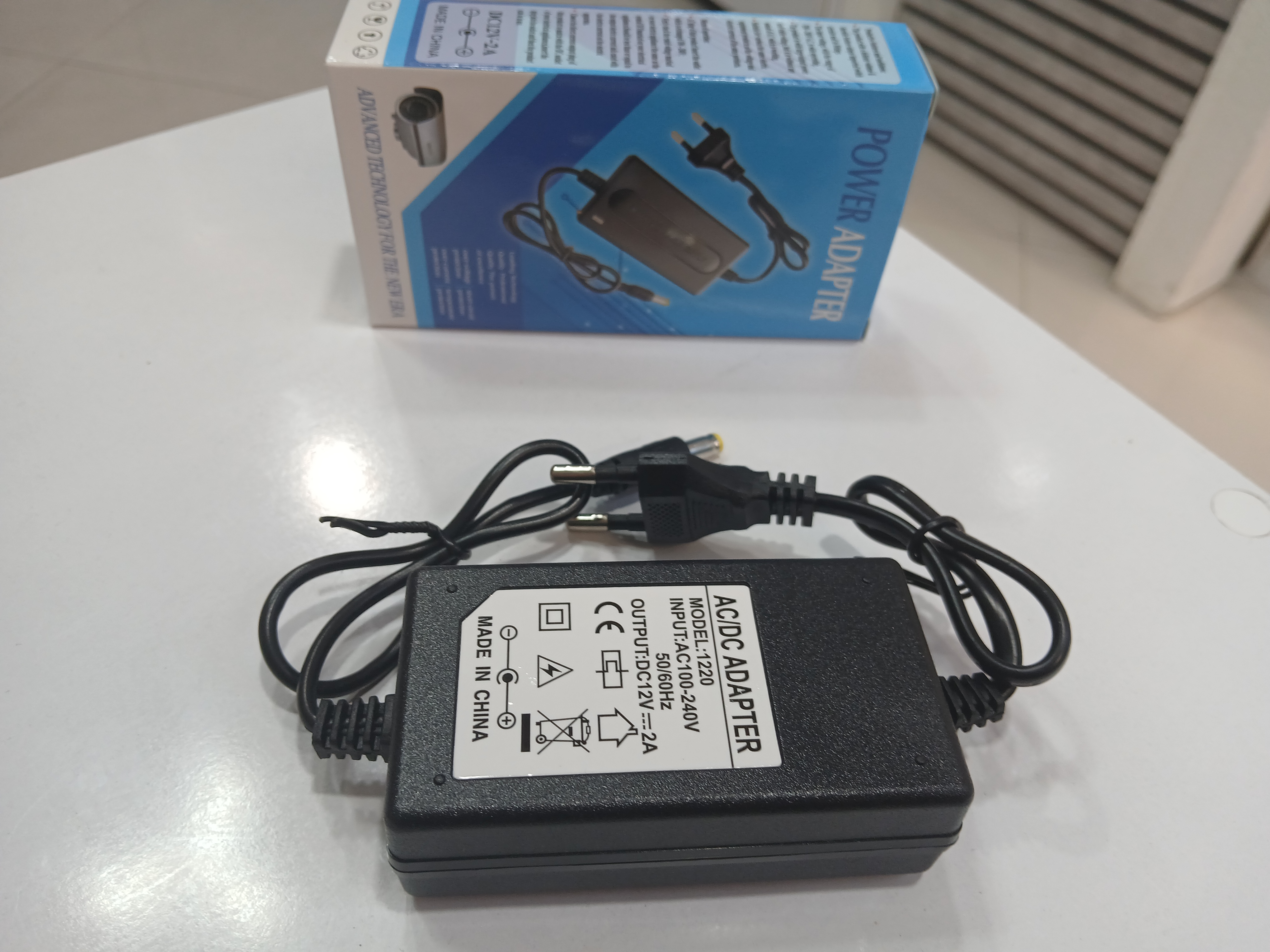 آداپتور ۱۲ولت ۲آمپر وارداتیpower adapterجهت تغذیه دوربین