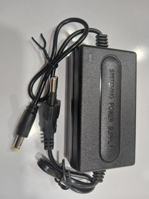 آداپتور ۱۲ولت ۲آمپر وارداتیpower adapterجهت تغذیه دوربین